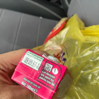 Şok Marketler Marketten Alınan Sütlü Ürünün Tarihi Geçmiş