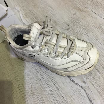 Optimum'dan Aldığım Sketchers D Lite Ayakkabının Önü 2 Ayda Açıldı.