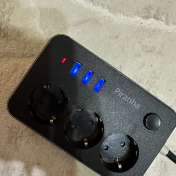 Piranha Usbli Akım Korumalı Priz