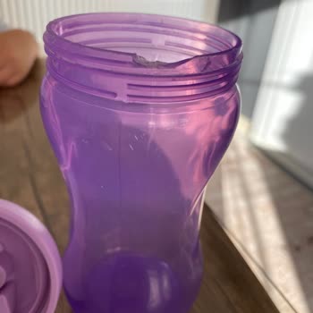 Wee Baby Yavaş Düştüğü Halde Suluk Kırılması