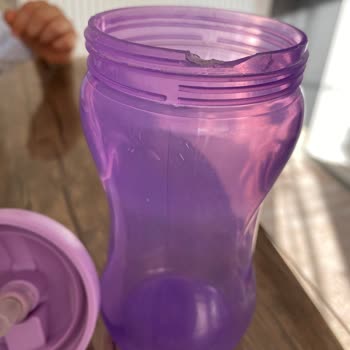 Wee Baby Yavaş Düştüğü Halde Suluk Kırılması