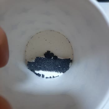 Nescafe Gold Simsiyah Plastik Seklinde Çıktı Paketten