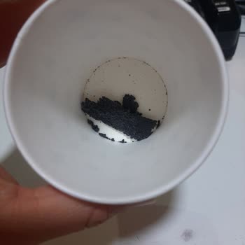 Nescafe Gold Simsiyah Plastik Seklinde Çıktı Paketten