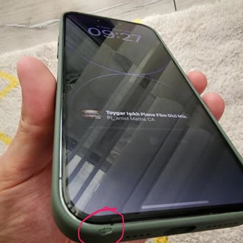 iPhone Orijinal Telefon Kılıfı Yırtılma Sökülmesi