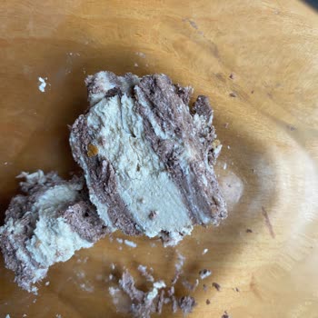 Filiz Helva Ve Reçel İçinden Çelik Tel Çıktı