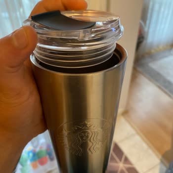 Hepsiburada'dan Alınan Starbucks Termos Üründe Kapakta Sıvı Sızdırması