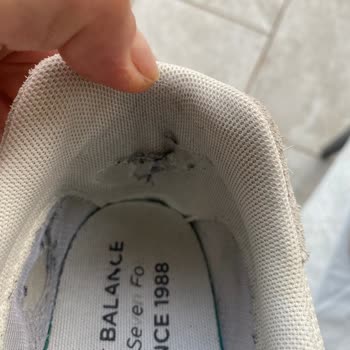 Disappointing New Balance Quality: Rapid Wear and Irresponsive Service