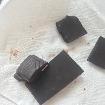 Torku Markalı Tablet Çikolatada Kurt Çıktı