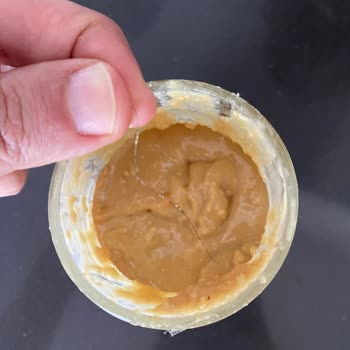 Fellas Fıstık Ezmesinden Kıl Çıktı