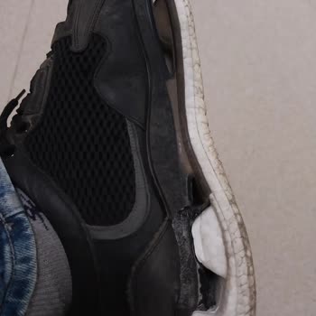 Bambi Ayakkabısı 6ayda Parçalanıyor