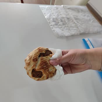 Domino's Pizza Dom Dom Burger Yanıltmasın Sizi!