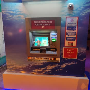 Ziraat Bankası ATM Nakit Ve Kart Alıkoyma