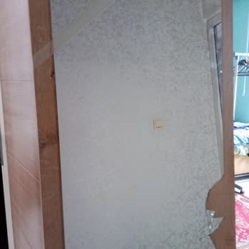 Koçtaş Kırık Gelen Gardırop Kapağı Aynası