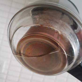 Karaca Robotea Demlik Kendi Kendine Çatladı