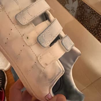 LCW Çoraplarındaki Boya