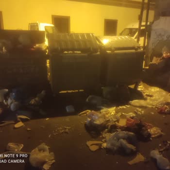Gaziantep Büyükşehir Belediyesi Çöp Konteynerleri Etrafın Temizlenmemesi