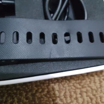 Robor Akıllı Saatin Kauçuk Kordonu Yırtıldı.