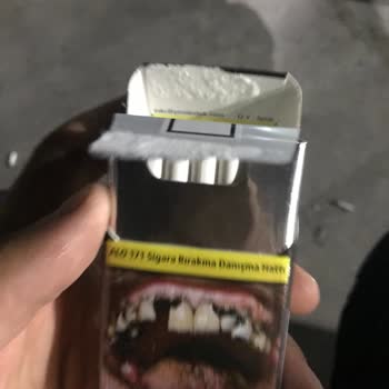 Marlboro Touch Blue Kutudaki Folyo Yapışkanı Hatalı