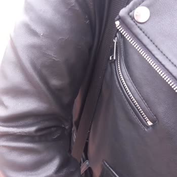 Trendyol Stradivarius Deri Cekette Soyulmalar Oluştu