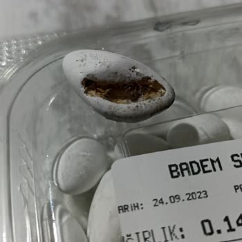 Ülker Badem Şekeri Kurt Çıkması