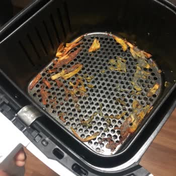 Yui Airfryer Çok Kötü Yapıştırıyor