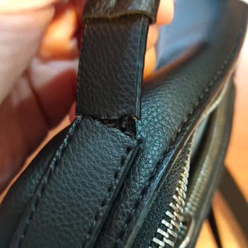 FLO Ayakkabı Marka Diye Güvenerek Aldığım Çantanın Kusuru