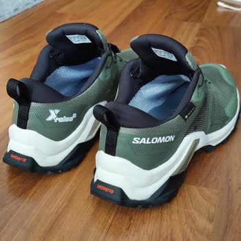 6 Ayda İçten Yırtılan Salomon Marka Ayakkabı
