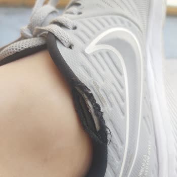 Nike Ayakkabı Dikiş Atması