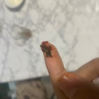 Fatma'nın Bahçesi Biber Salçasından Başka Her Şeye Benziyor