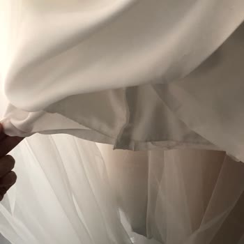 Glamour Gelinlik Özensiz Bir İşletme