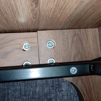 Doğtaş Mobilya Gold Yemek Masası Ayak Sallantısı