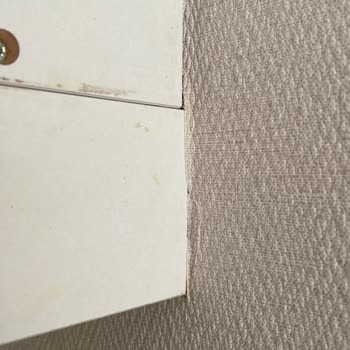 İz Yapı (Antalya) Hatalı Duvar Kağıdı Yapımı