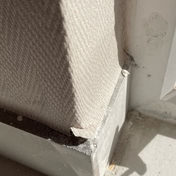 İz Yapı (Antalya) Hatalı Duvar Kağıdı Yapımı