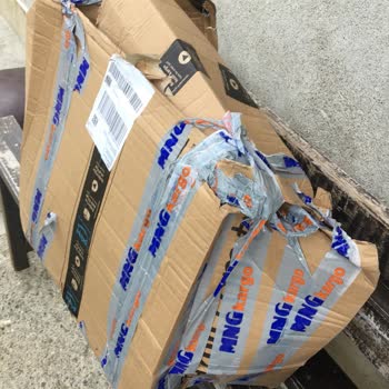 Amazon Sıvı Deterjanların Paketlenmemesi