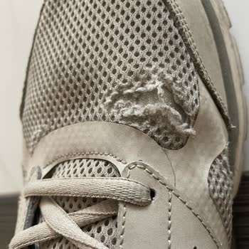 Skechers Marka Ayakkabının Çok Hızlı Yıpranması Ve Yırtılması