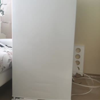 BİM'den Alınan Dikey Derin Dondurucu Hasarlı