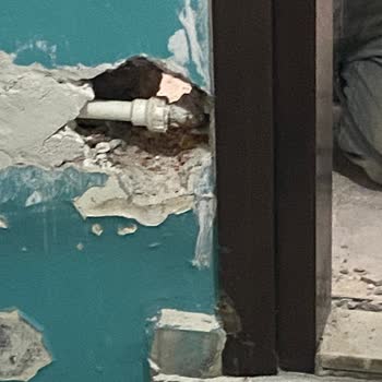 İBB - İstanbul Büyükşehir Belediyesi Tadilat Adı Altında Duvarları Kırıyorlar