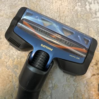 Philips Şarjlı Süpürge Kendi Kendine Kırılmış