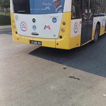 Mersin Büyükşehir Belediyesi Otobüs Şoförü Durakta Durmadı