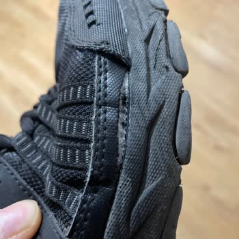 Skechers İç Astarda Yırtılma Ve Kenarların Açılması