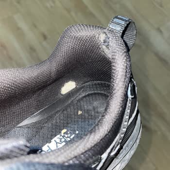 Skechers İç Astarda Yırtılma Ve Kenarların Açılması