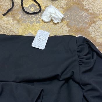 Kaesta Butik İnsanlarla Dalga Geçiyor