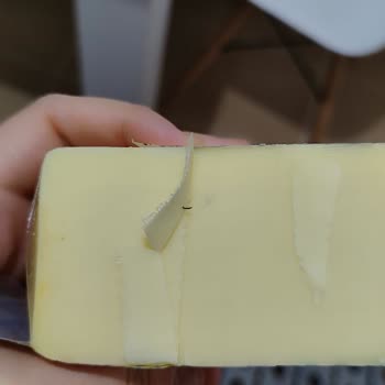 Migros M Kaşar Peyniri İçinden Çıkan Cisim