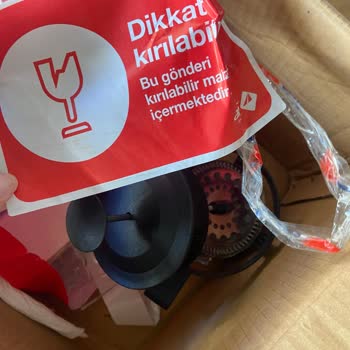 Aras Kargo'yla Gönderilen Kargomu Açtığımda İçindeki Eşyam Kırıktı