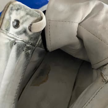 Yeşilyurt Lostra Bakım İçin Gönderdiğim Ayakkabıyı Yırtık Gönderdi