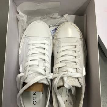 Guess Kirli Gönderilen Beyaz Ayakkabı