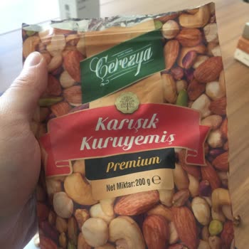 A101'in Ürettiği Çerezya Marka Kuruyemişten Ölü Sinek Çıktı!