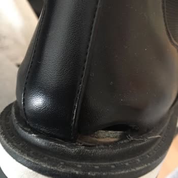 FLO Ayakkabı Botun Yırtılması Sorunu