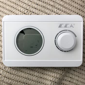 ECA Poly 100w Oda Termostatı Ekranı Kırıldı. Yedek Parça Yok Deniyor.