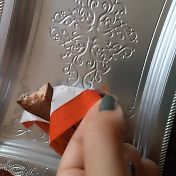 Çikolatanın İçinden Bez Parçasına Benzer Bir Şey Çıktı A101